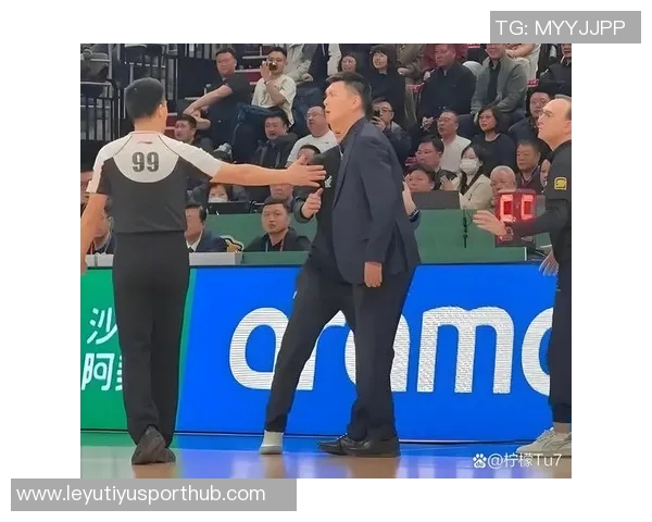 小卡强调进攻战术执行力与防守协作的重要性以提升球队整体表现 小卡强调进攻战术执行力与防守协作的重要性以提升球队整体表现