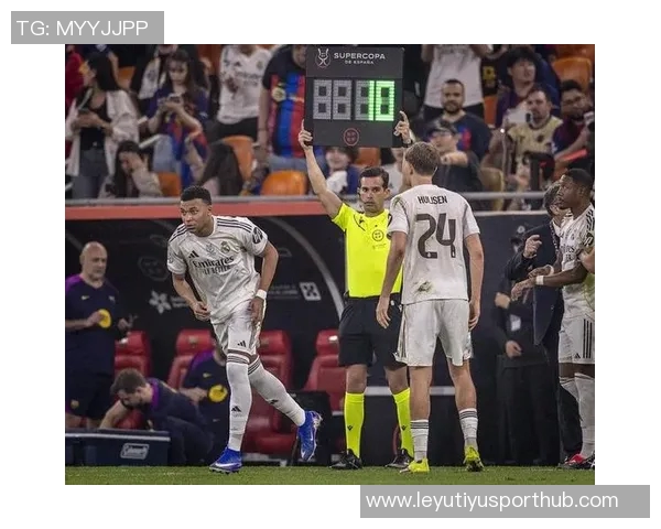 皇马公布对阵莱万特大名单姆巴佩和卡雷拉斯入选罗德里戈未能参赛 皇马公布对阵莱万特大名单姆巴佩和卡雷拉斯入选罗德里戈未能参赛